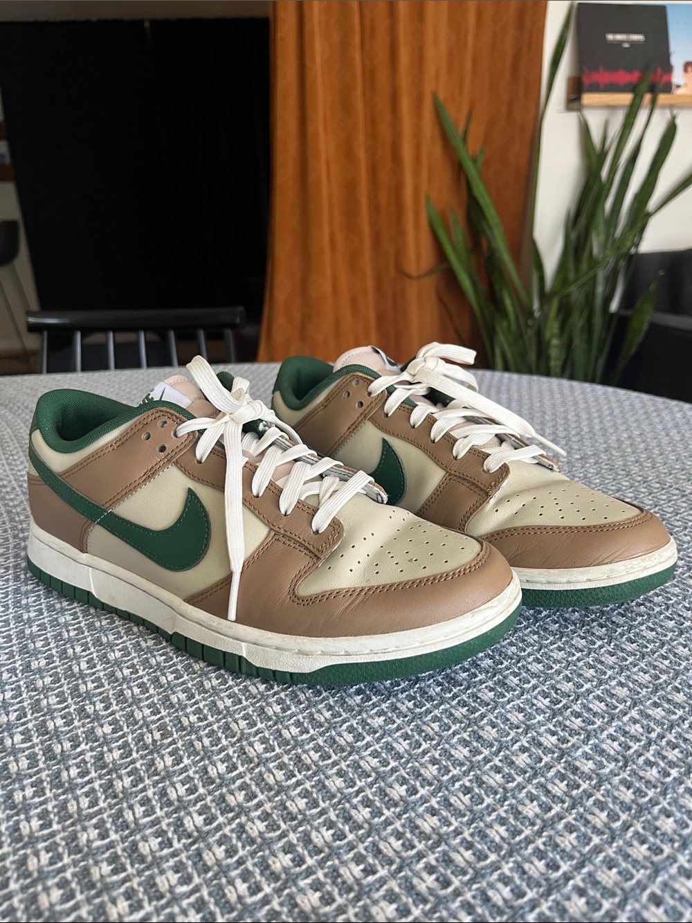 Nike Dunk Low Men's Sneakers in Green and Tan fb7160231